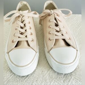 Airwalk Women's Legacee Blush Pink/Lt Tan Lace-Up Sneakers Size 8. Vegan Leather